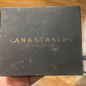 Anastasia Beverly Hills blush trio